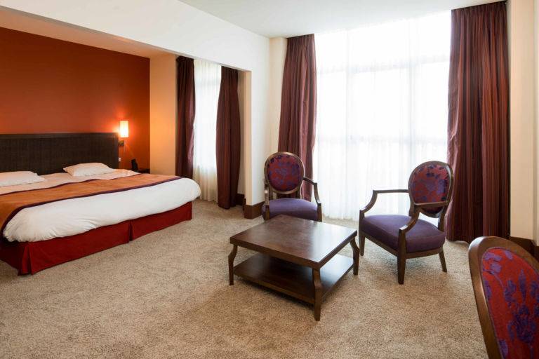 Chambre luxe hôtel Luxeuil Clos Rebillotte