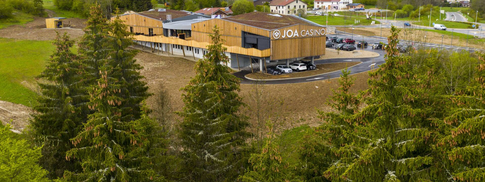 Casino JOA St Laurent en Grandvaux façade sapin