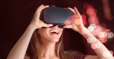 Réalité virtuelle casque femme
