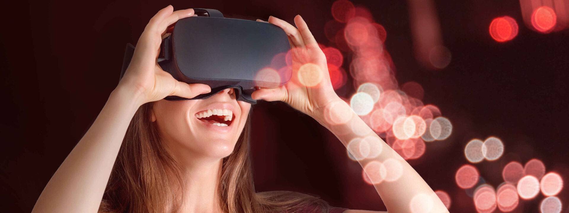 Réalité virtuelle casque femme