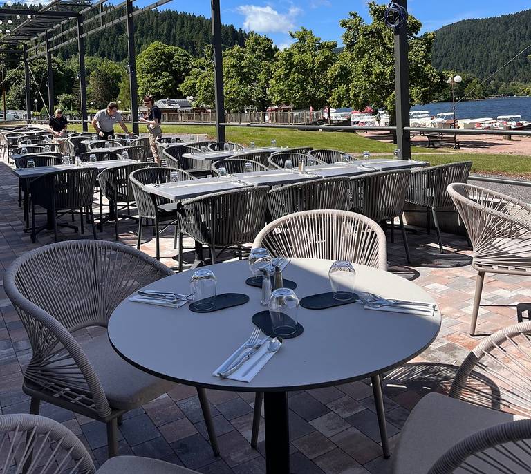 Terrasse casino vue lac Gérardmer - JOA