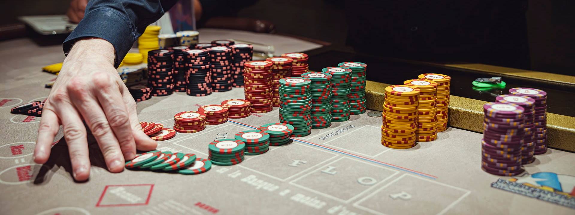 Ultimate poker casino JOA