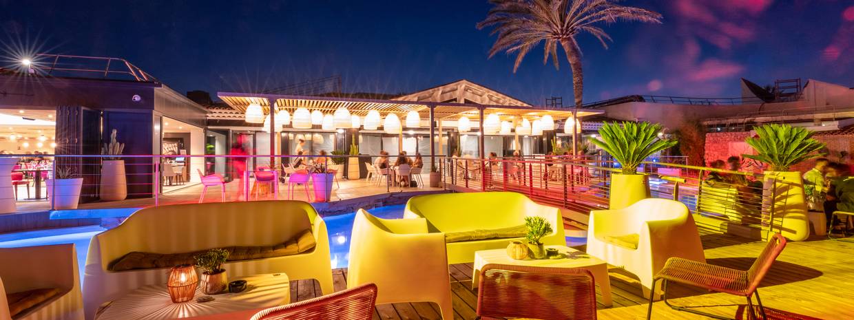 La Siesta Beach Club - Lounge Bar & Restaurant La Siesta Beach Club - Lounge Bar & Restaurant