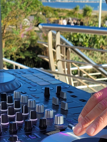 BRE - DJ