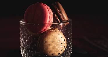 Bar Club JOA Royale Paris macarons Ladurée