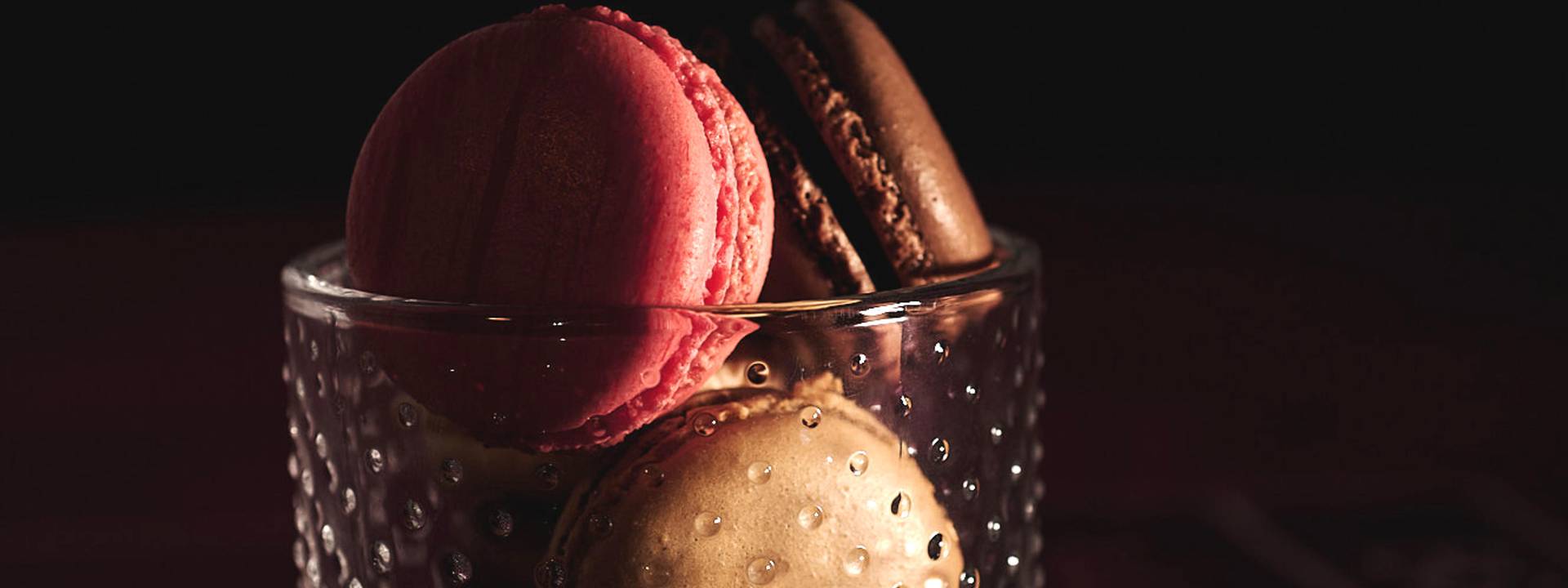 Bar Club JOA Royale Paris macarons Ladurée